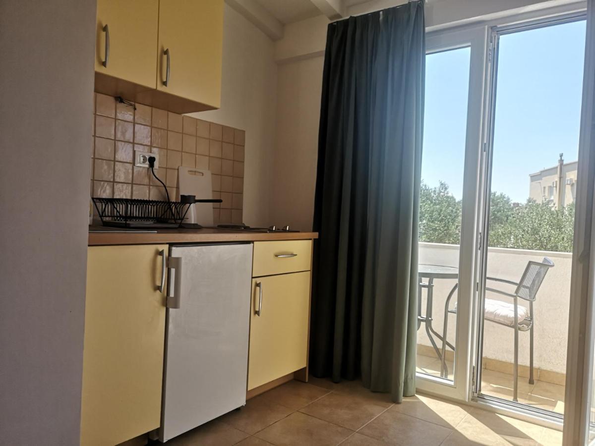 Apartments Tri Palme Baska Voda Exterior photo