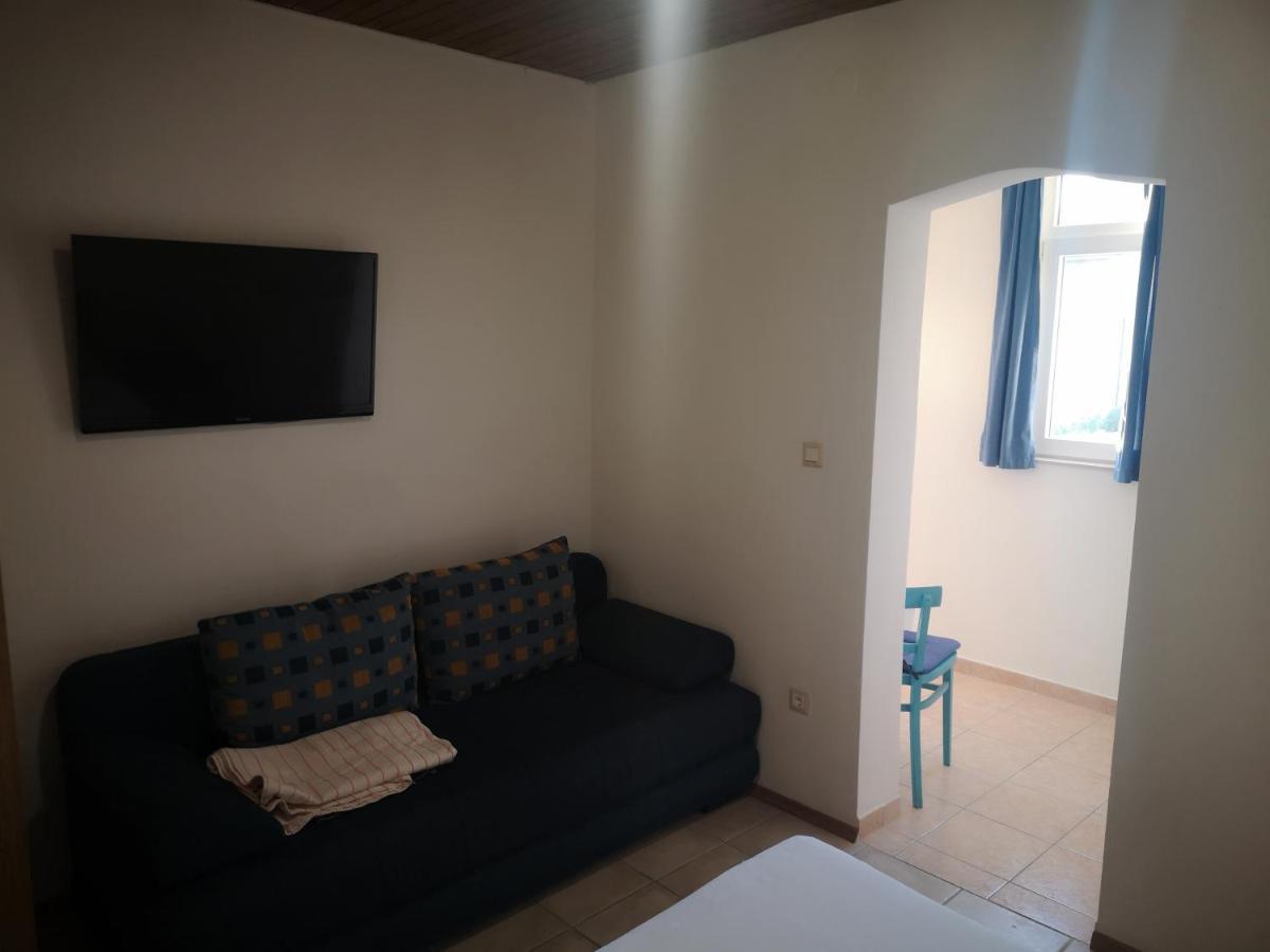 Apartments Tri Palme Baska Voda Exterior photo